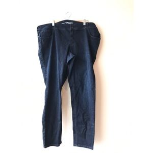 Reitman’s dark blue super stretch jeans